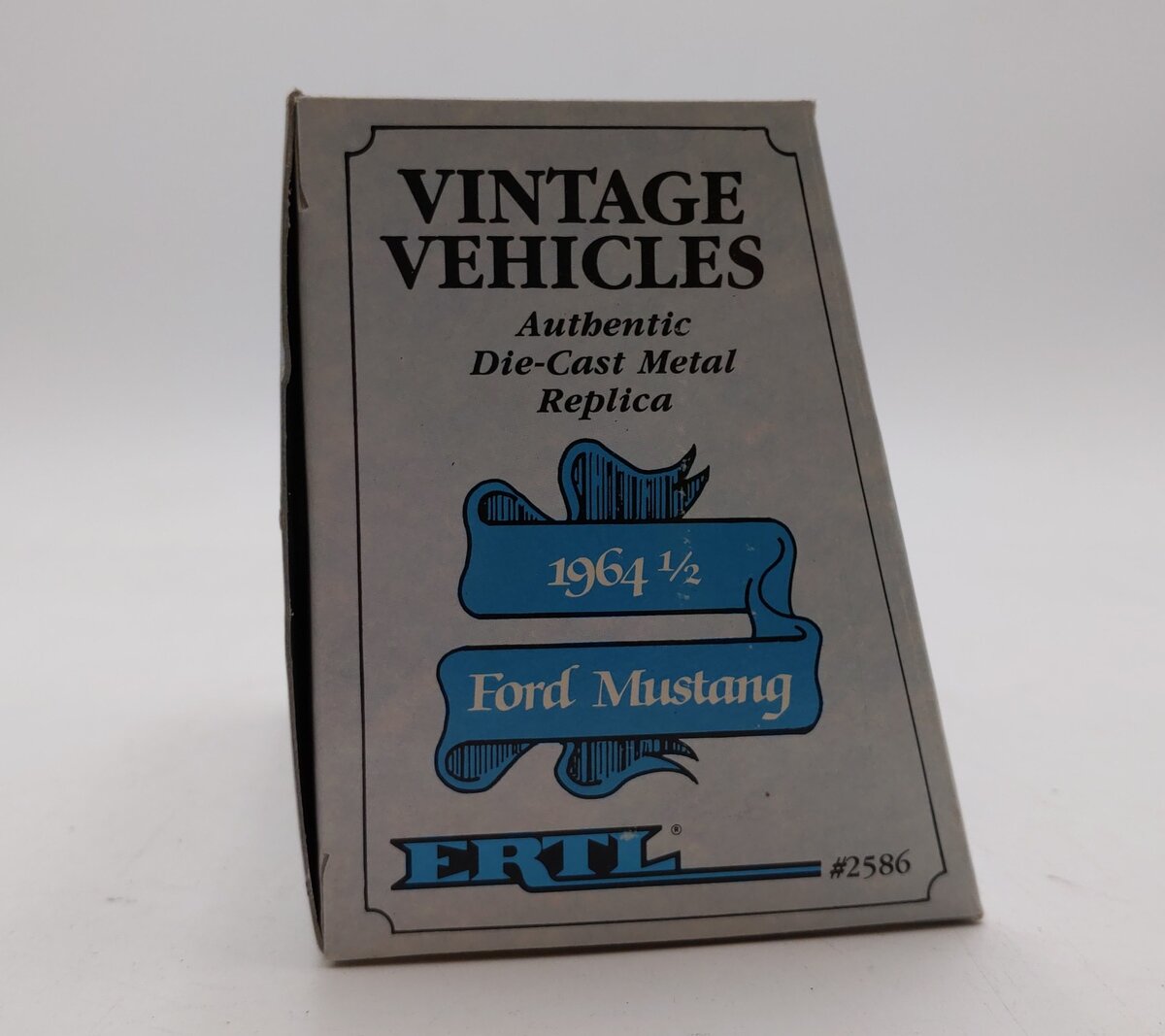 Ertl 2586 1:43 Die Cast Vintage Vehicles Beige 1964 1/2 Ford Mustang EX/Box