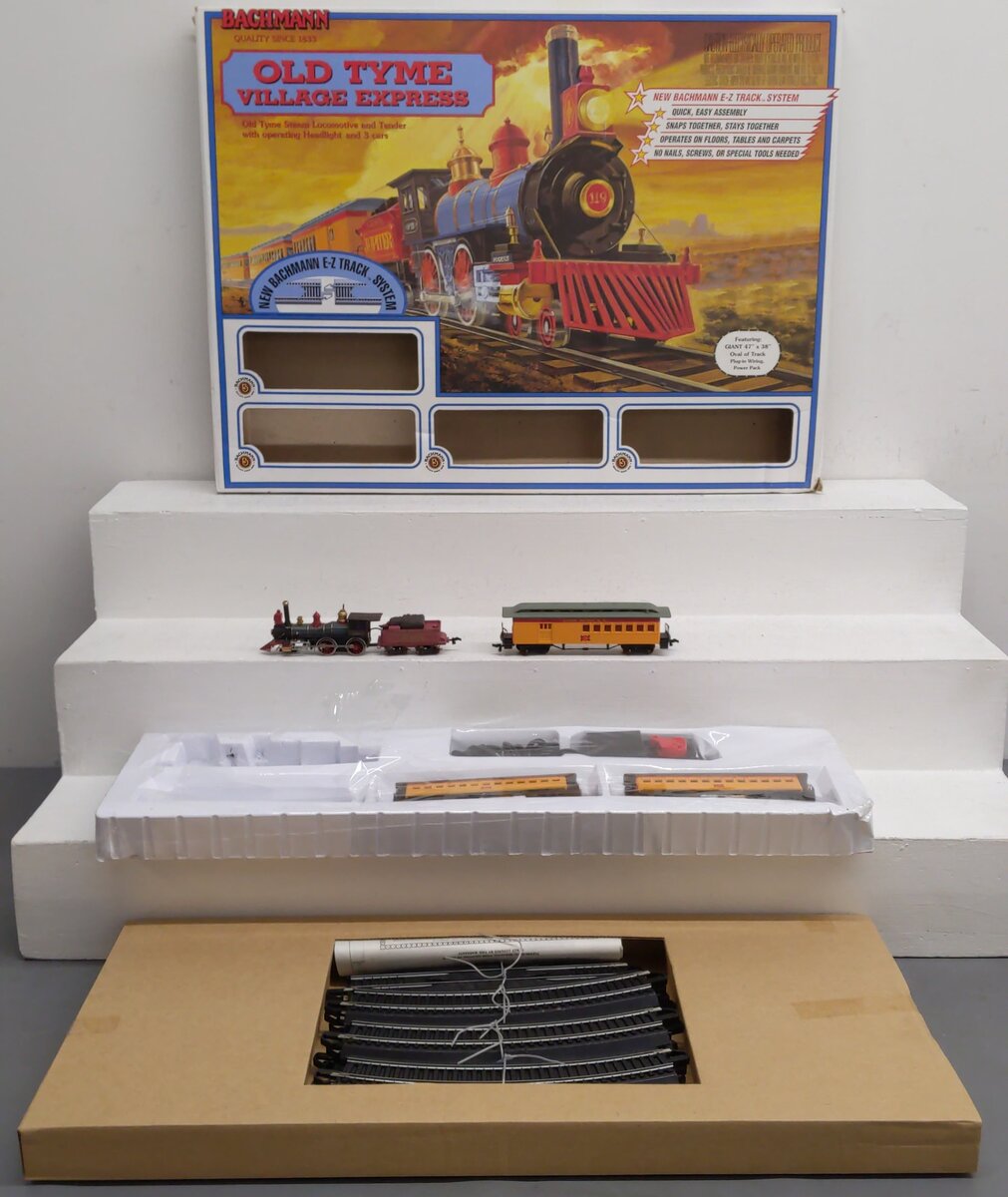 Bachmann 00605 Old Tyme Village Express HO Gauge Steam Train Set VG/Box
