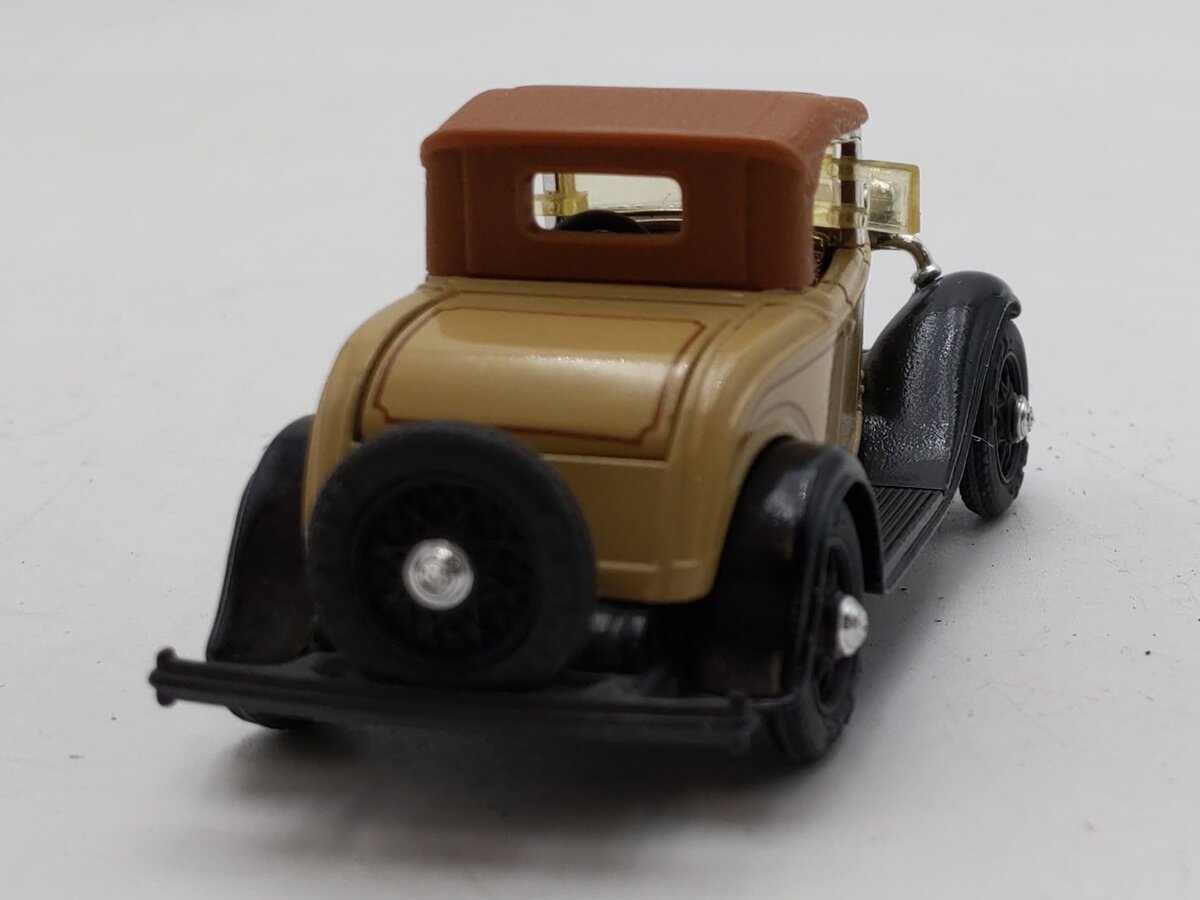 Ertl 2501 1:43 Scale Die-Cast Metal 1932 Ford Roadster Car EX/Box