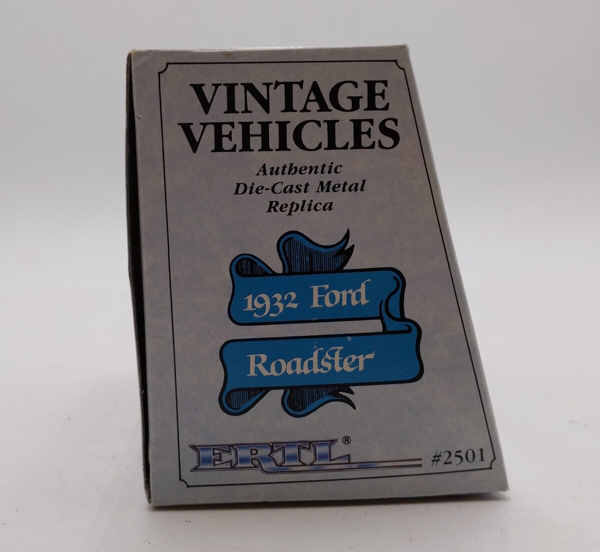 Ertl 2501 1:43 Scale Die-Cast Metal 1932 Ford Roadster Car EX/Box