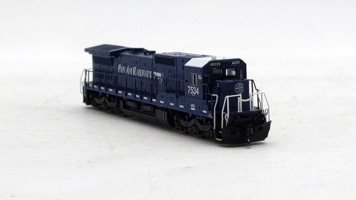 Atlas 40005656 N Pan Am Railway Silver Dash 8-40C Diesel Locomotive #7534 LN/Box