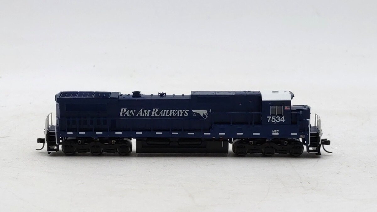 Atlas 40005656 N Pan Am Railway Silver Dash 8-40C Diesel Locomotive #7534 LN/Box