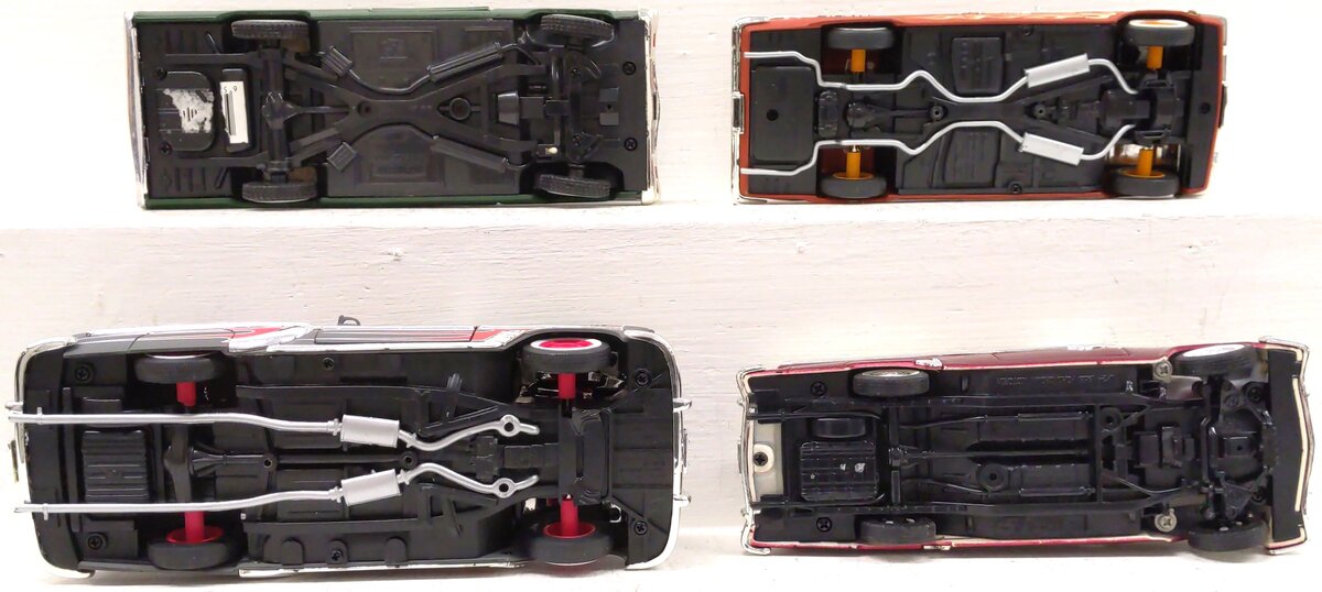 Assorted 1:24 Scale Vehicle Cars [4] EX