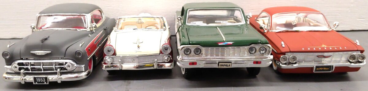 Assorted 1:24 Scale Vehicle Cars [4] EX