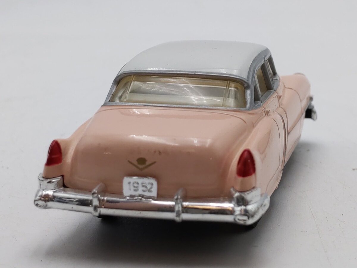 Ertl 2541 1:43 Pink & White 52' Cadillac Coupe Die Cast Car Classic Vehicles EX/Box
