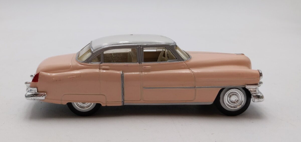 Ertl 2541 1:43 Pink & White 52' Cadillac Coupe Die Cast Car Classic Vehicles EX/Box