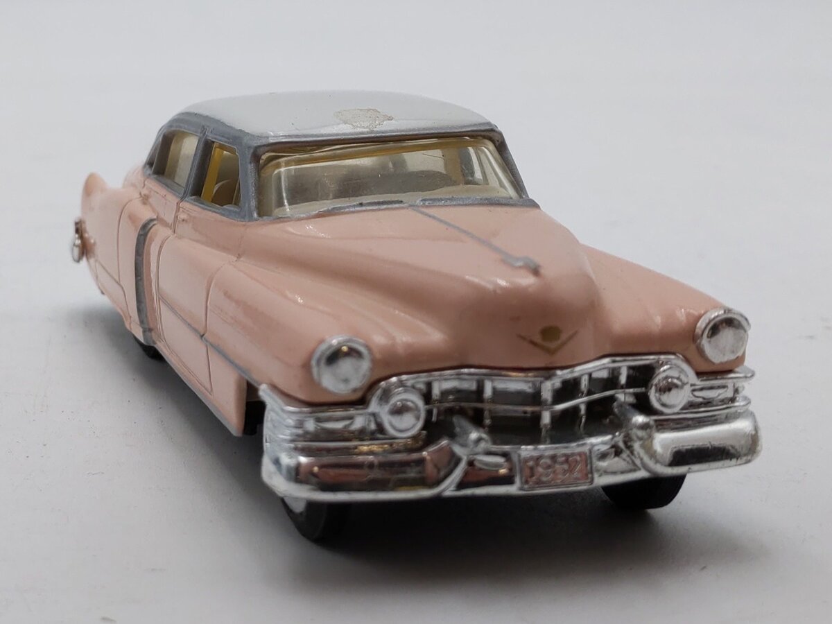 Ertl 2541 1:43 Pink & White 52' Cadillac Coupe Die Cast Car Classic Vehicles EX/Box