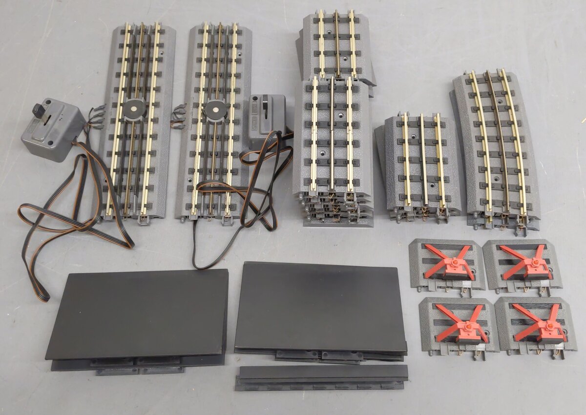 MTH O Assorted Track Sections & Accessories [23] EX