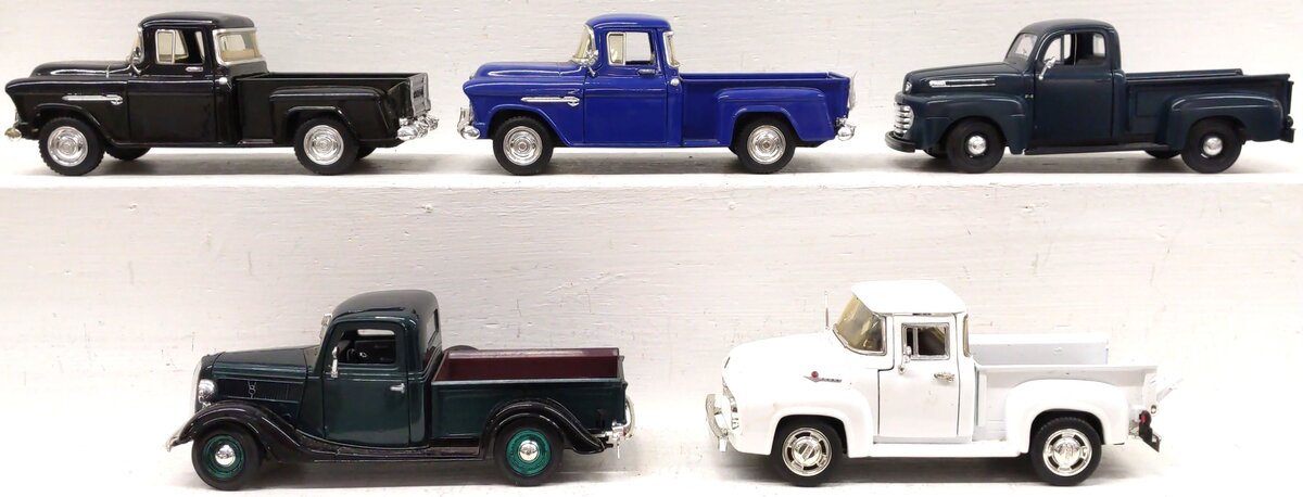 Assorted 1:24/1:25 Scale Vehicle Trucks [5] EX