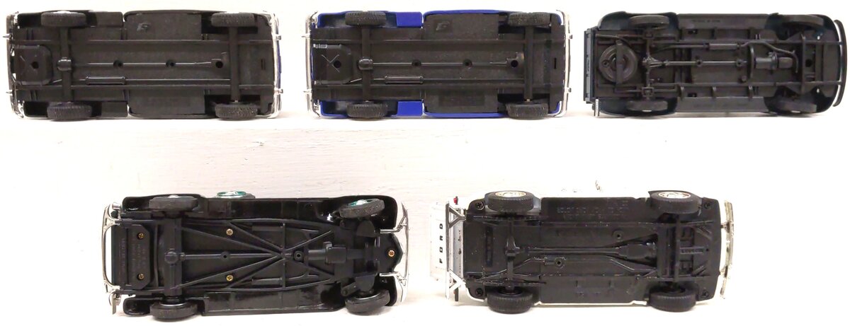 Assorted 1:24/1:25 Scale Vehicle Trucks [5] EX