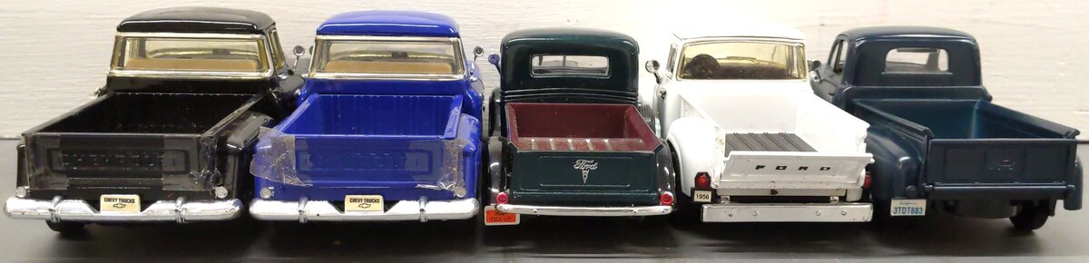 Assorted 1:24/1:25 Scale Vehicle Trucks [5] EX