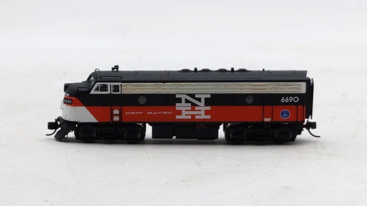 Broadway Limited 9281 N Scale New Haven CDOT F7A Diesel Locomotive #6690 LN/Box
