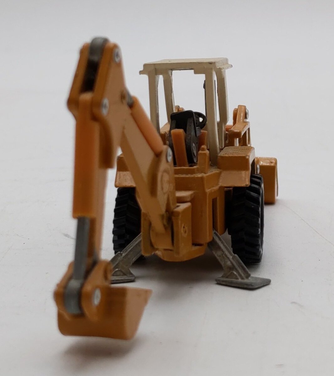 Ertl 1853 1:64 Mighty Movers IH Backhoe/Loader EX/Box
