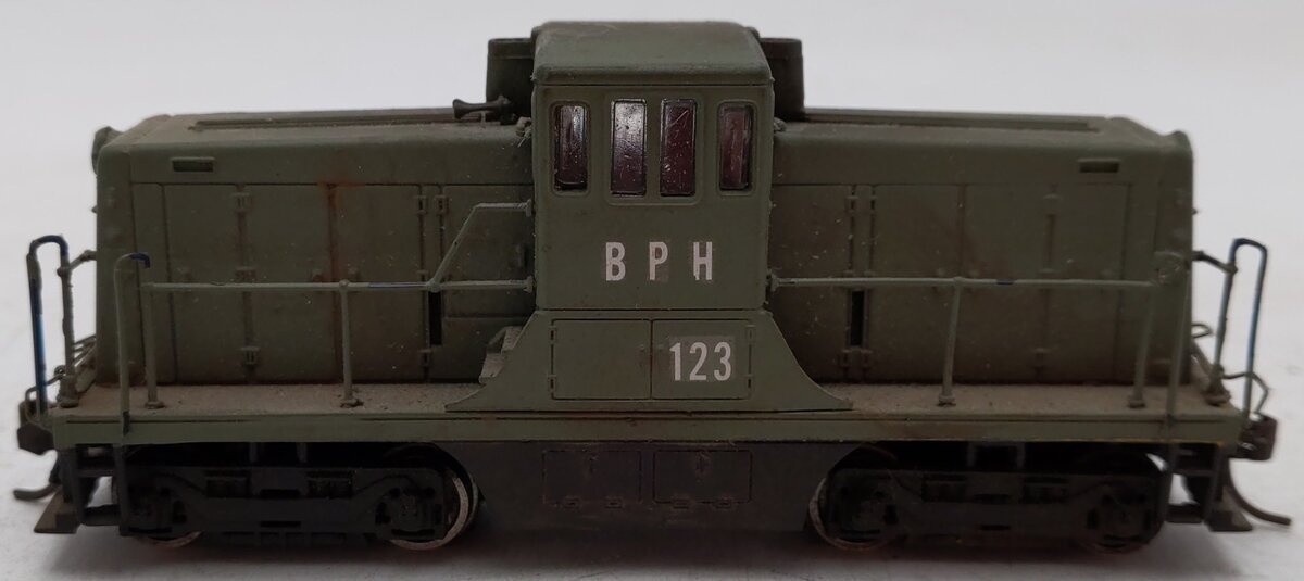 HO Scale BPH Diesel Locomotive #123 VG