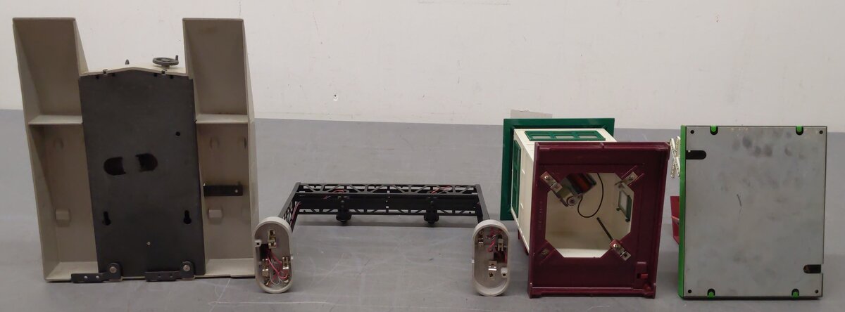 Lionel Vintage O Gauge Gateman, Tower, Bridge, & Piggy Back Transportation [4] VG/Box