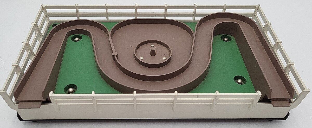 Lionel 6-19895 O Gauge PWC 3356 Santa Fe Operating Horse Car & Corral EX