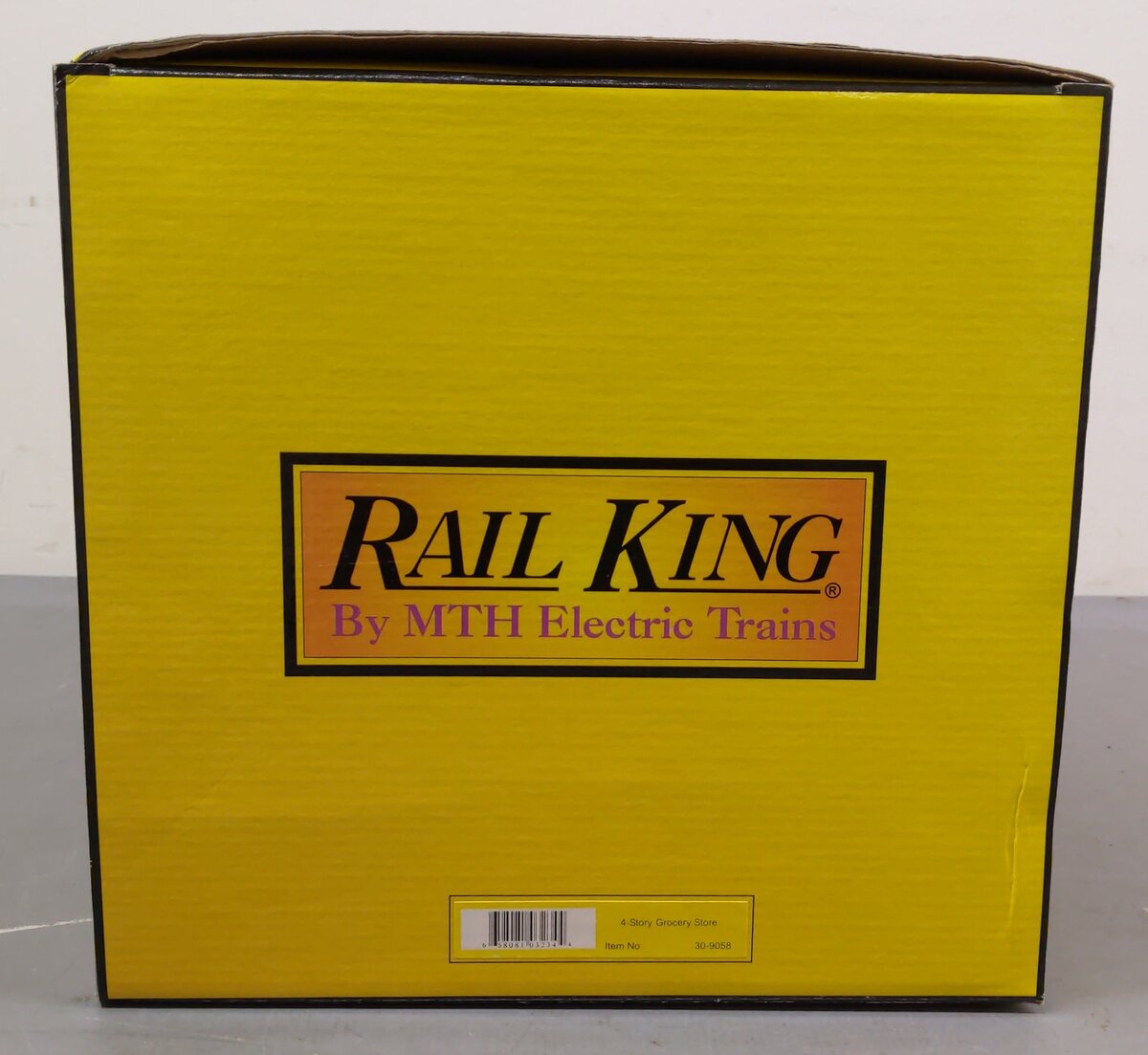 MTH 30-9058 O Gauge 4-Story Building w/ Grocery Store LN/Box