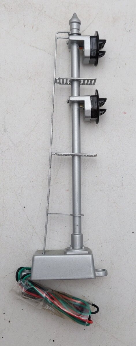 MTH 30-11035 O Scale Target Signal LN/Box