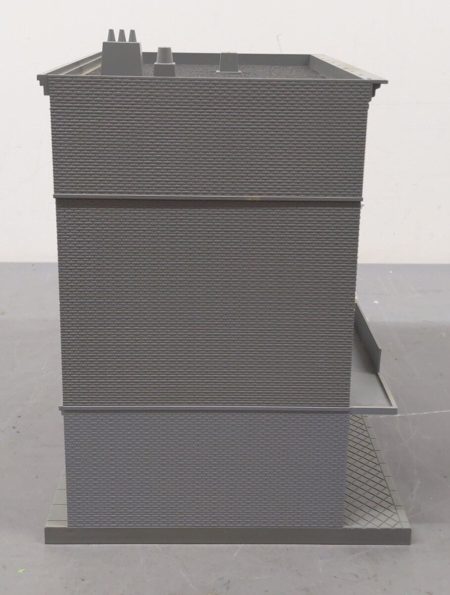 MTH 30-9013 O Four Story Office Supply Building LN/Box