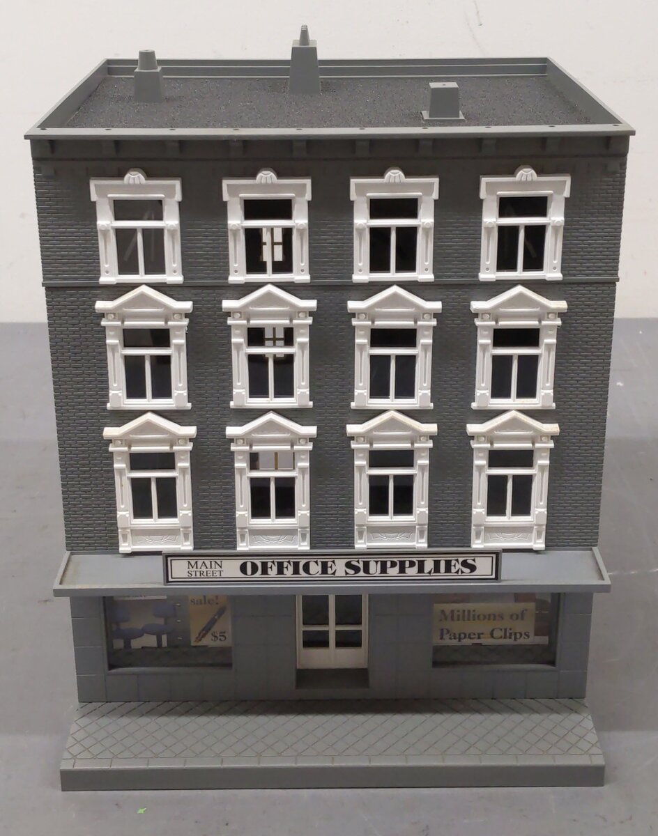 MTH 30-9013 O Four Story Office Supply Building LN/Box