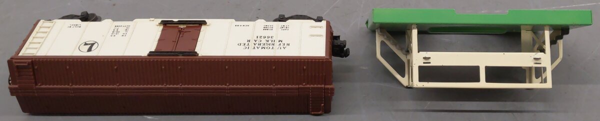 Lionel 3662 Vintage O Automatic Refrigerated Milk Car w/ Platform #36621 VG/Box