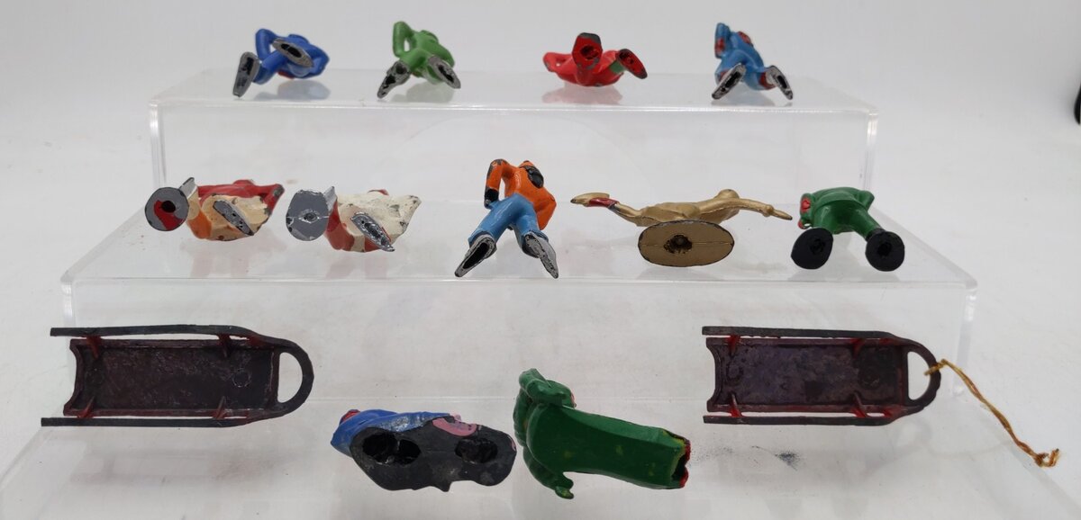 Vintage Lead Ice Skating Figures & Sleds [13] EX