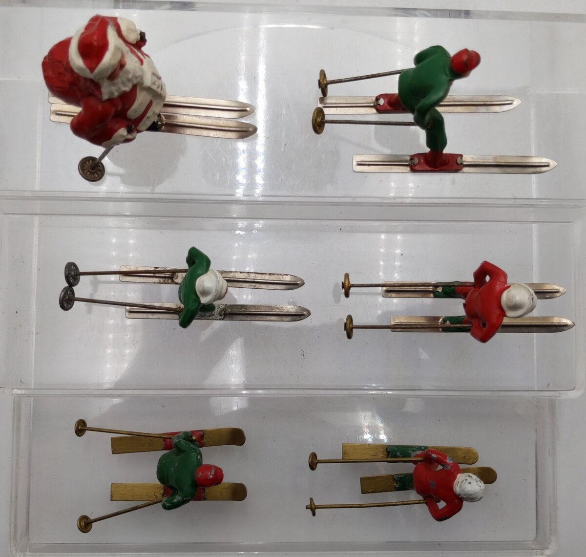 Vintage Lead Santa & Figures Skiing [6] VG