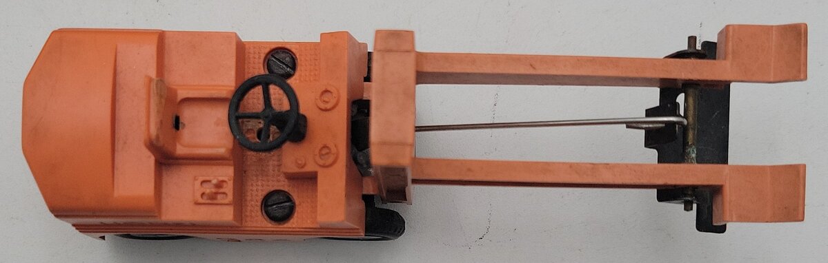 Lionel 264 Vintage O Operating Forklift Platform with 6264 Lumber Car VG