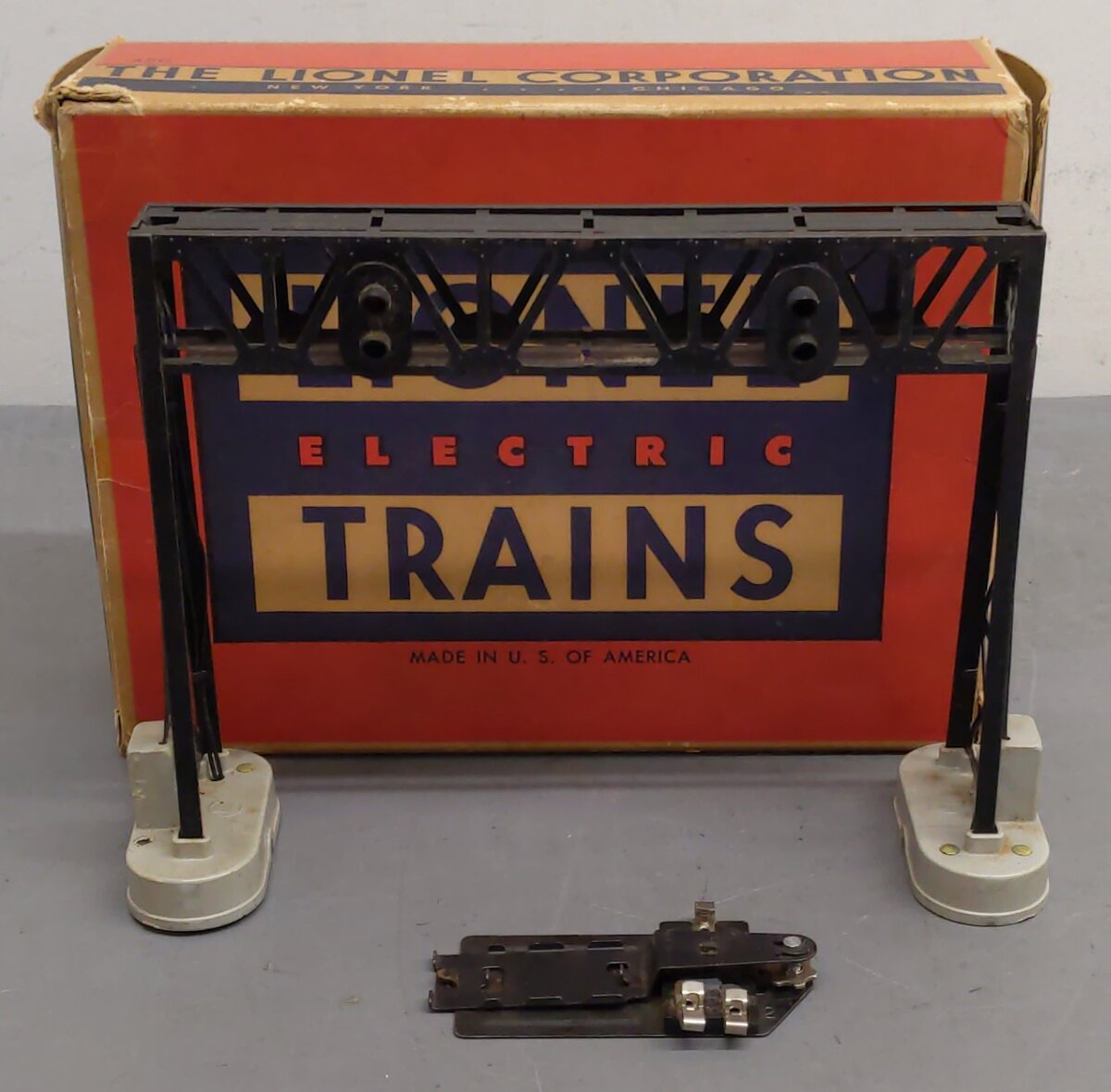 Lionel 450 Vintage O Postwar Operating Signal Bridge VG/Box