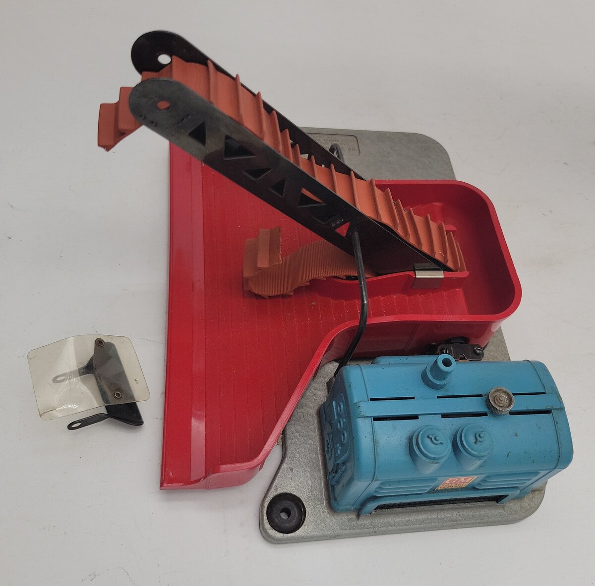 Lionel 397 Vintage O Operating Coal Loader/Box