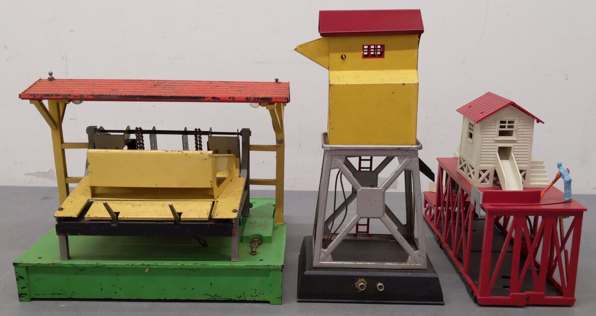 Lionel 98/164/395 Vintage O Gauge Lumber Loader, Coal House, & Icing Station [3]
