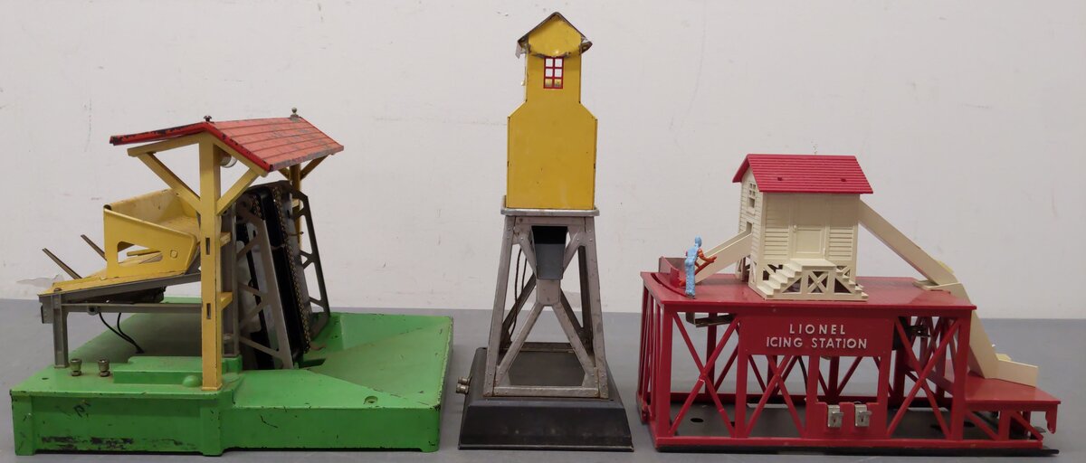 Lionel 98/164/395 Vintage O Gauge Lumber Loader, Coal House, & Icing Station [3]
