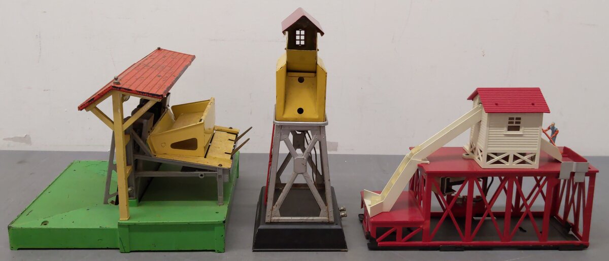 Lionel 98/164/395 Vintage O Gauge Lumber Loader, Coal House, & Icing Station [3]