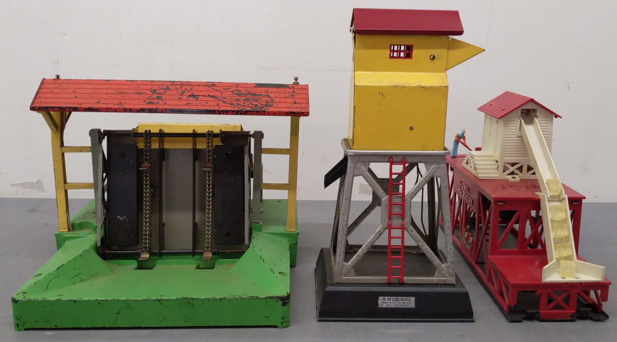 Lionel 98/164/395 Vintage O Gauge Lumber Loader, Coal House, & Icing Station [3]