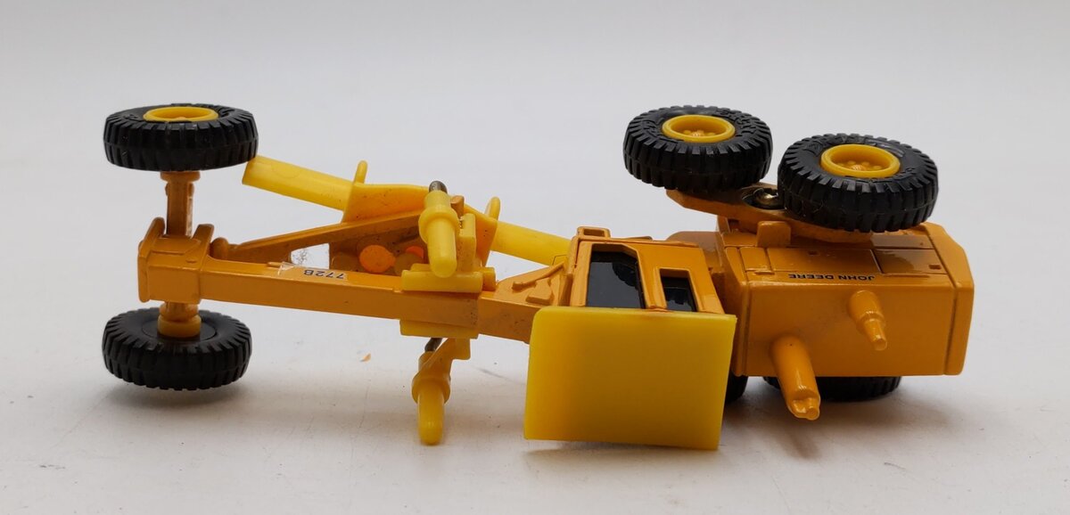 Ertl 1848 1:64 Mighty Movers Caterpillar Road Grader EX/Box