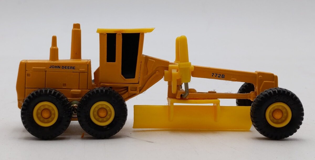 Ertl 1848 1:64 Mighty Movers Caterpillar Road Grader EX/Box