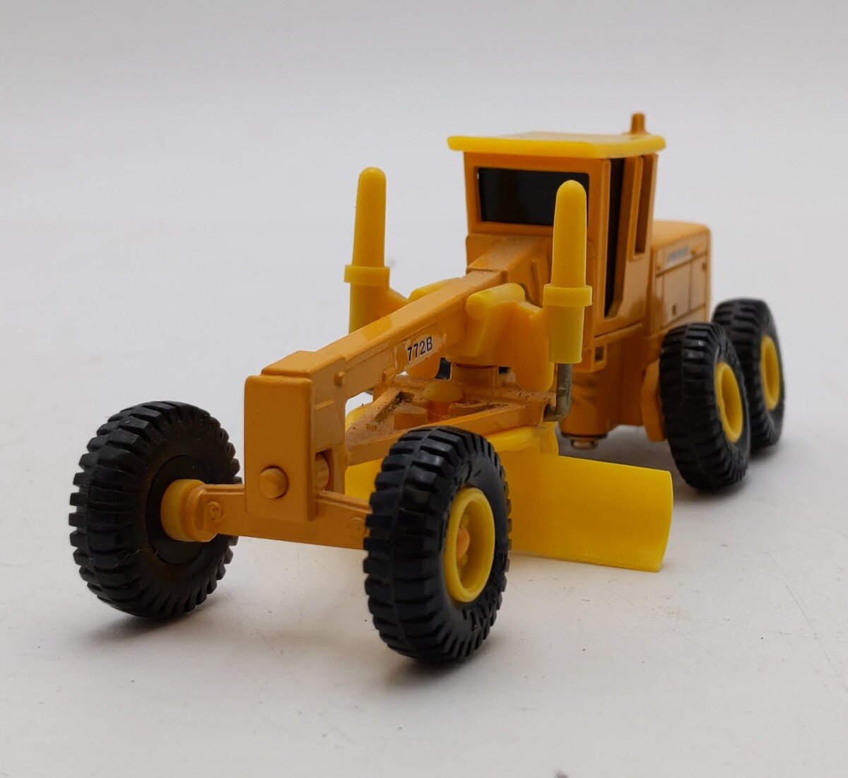 Ertl 1848 1:64 Mighty Movers Caterpillar Road Grader EX/Box