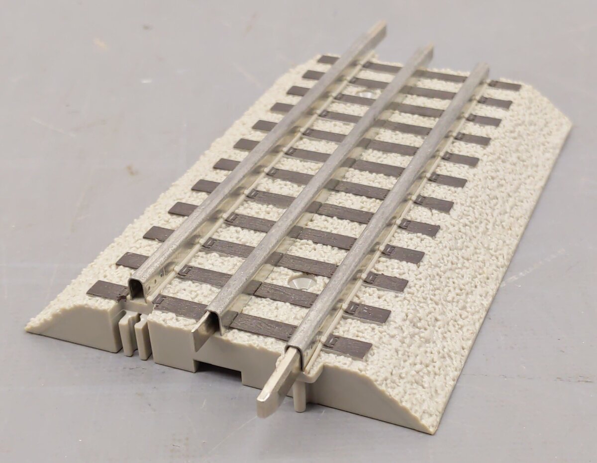 Lionel 6-12024 O Gauge 5" Straight FasTrack Sections (22) VG