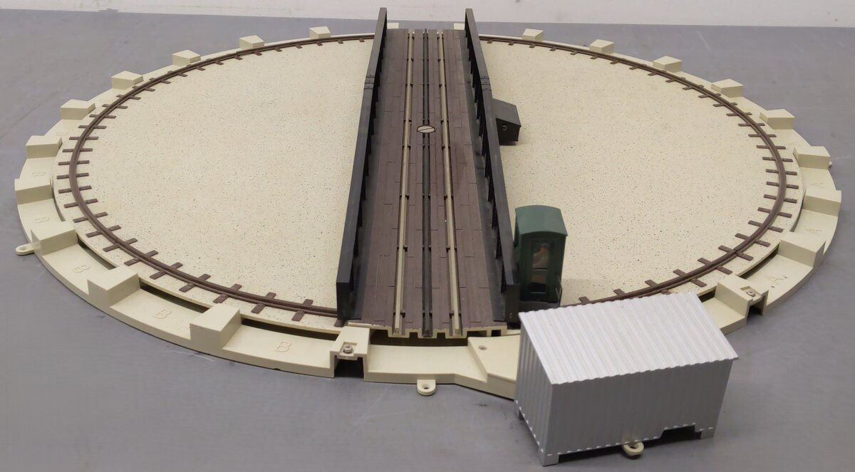 Atlas 6910 O Gauge Motorized 24 Inch Turntable EX/Box