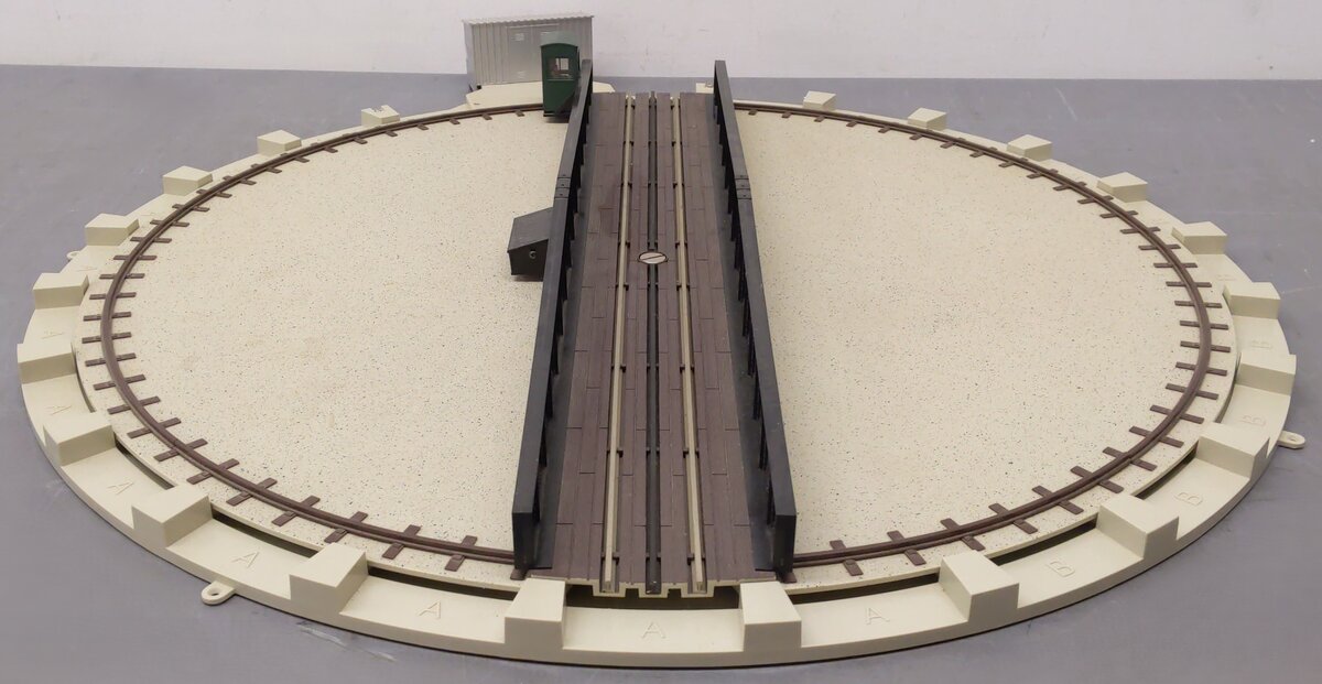 Atlas 6910 O Gauge Motorized 24 Inch Turntable EX/Box