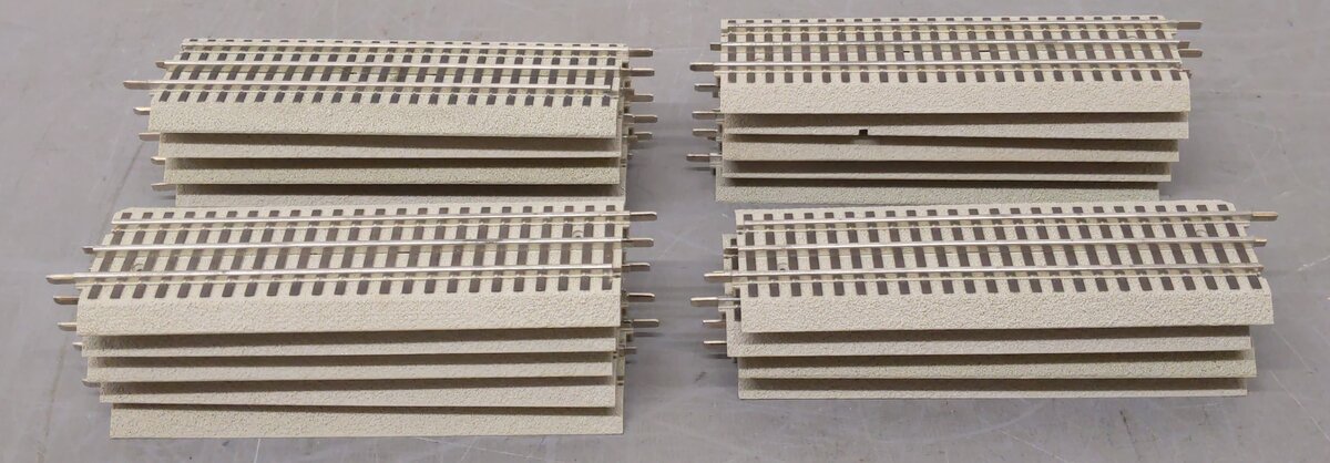 Lionel 6-12014 FasTrack 10 Inch Straight Track (19) VG
