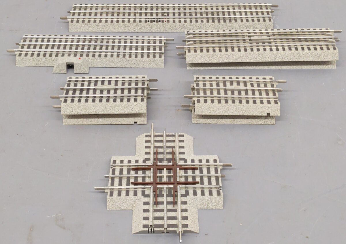 Lionel O Gauge Fastrack Sections #6-12019,6-12054,6-37110,6-12020,6-84373 [9] VG