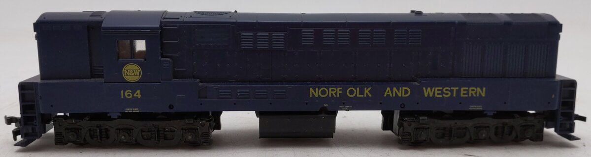 Athearn 04324 HO Scale N&W Trainmaster Dummy Diesel Locomotive #164 VG/Box