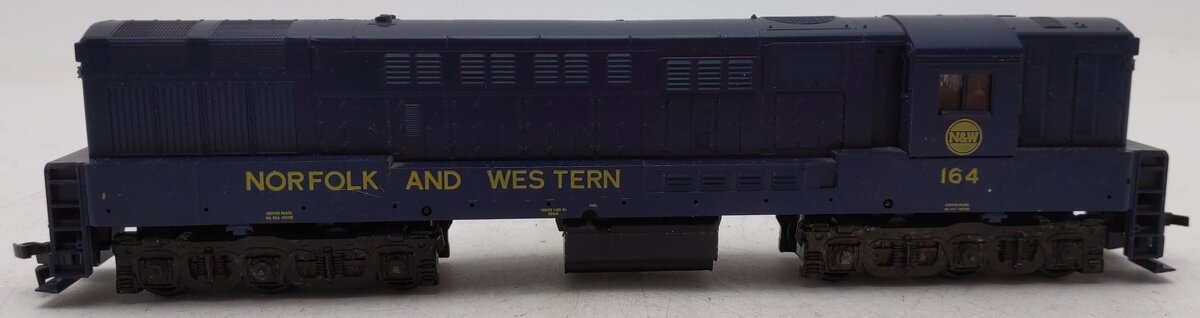 Athearn 04324 HO Scale N&W Trainmaster Dummy Diesel Locomotive #164 VG/Box