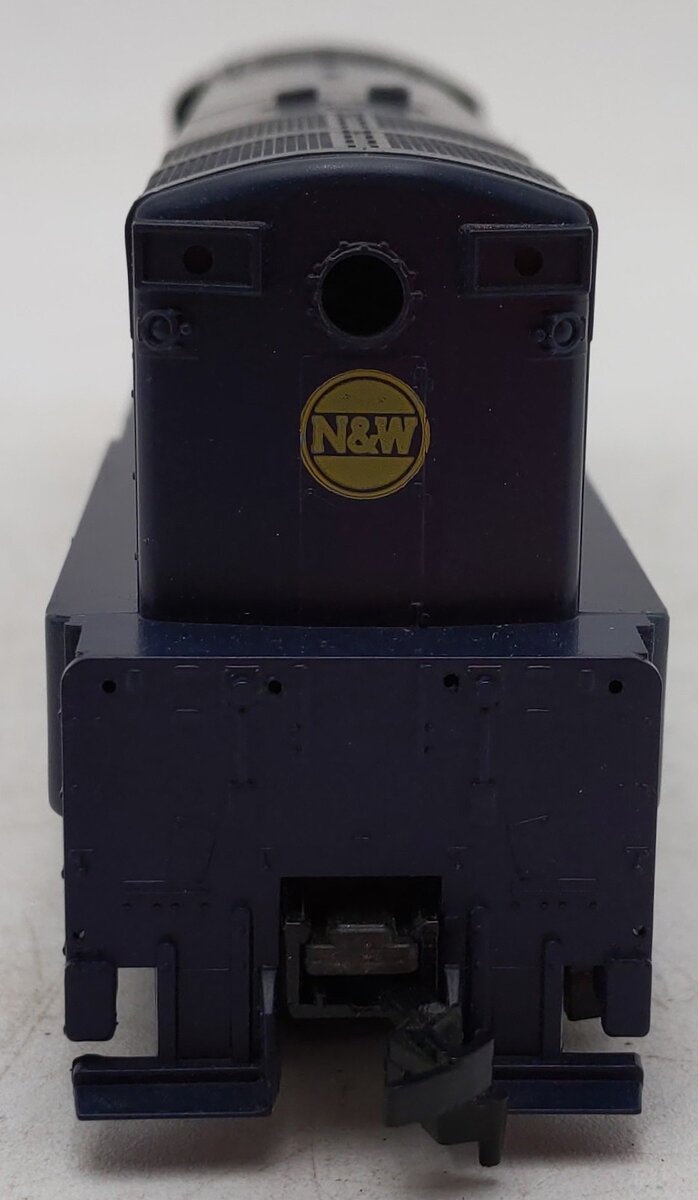 Athearn 04324 HO Scale N&W Trainmaster Dummy Diesel Locomotive #164 VG/Box