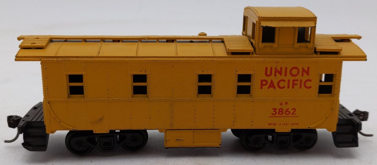 Athearn 1252 HO Scale Union Pacific Caboose Kit - Assembled VG/Box