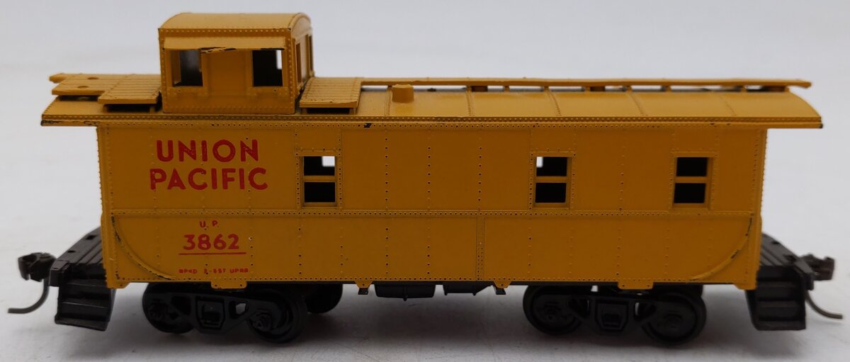 Athearn 1252 HO Scale Union Pacific Caboose Kit - Assembled VG/Box