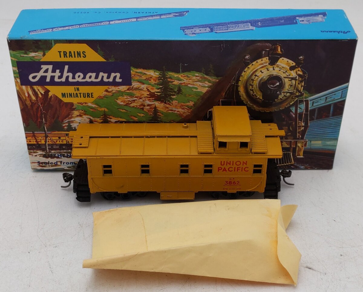 Athearn 1252 HO Scale Union Pacific Caboose Kit - Assembled VG/Box