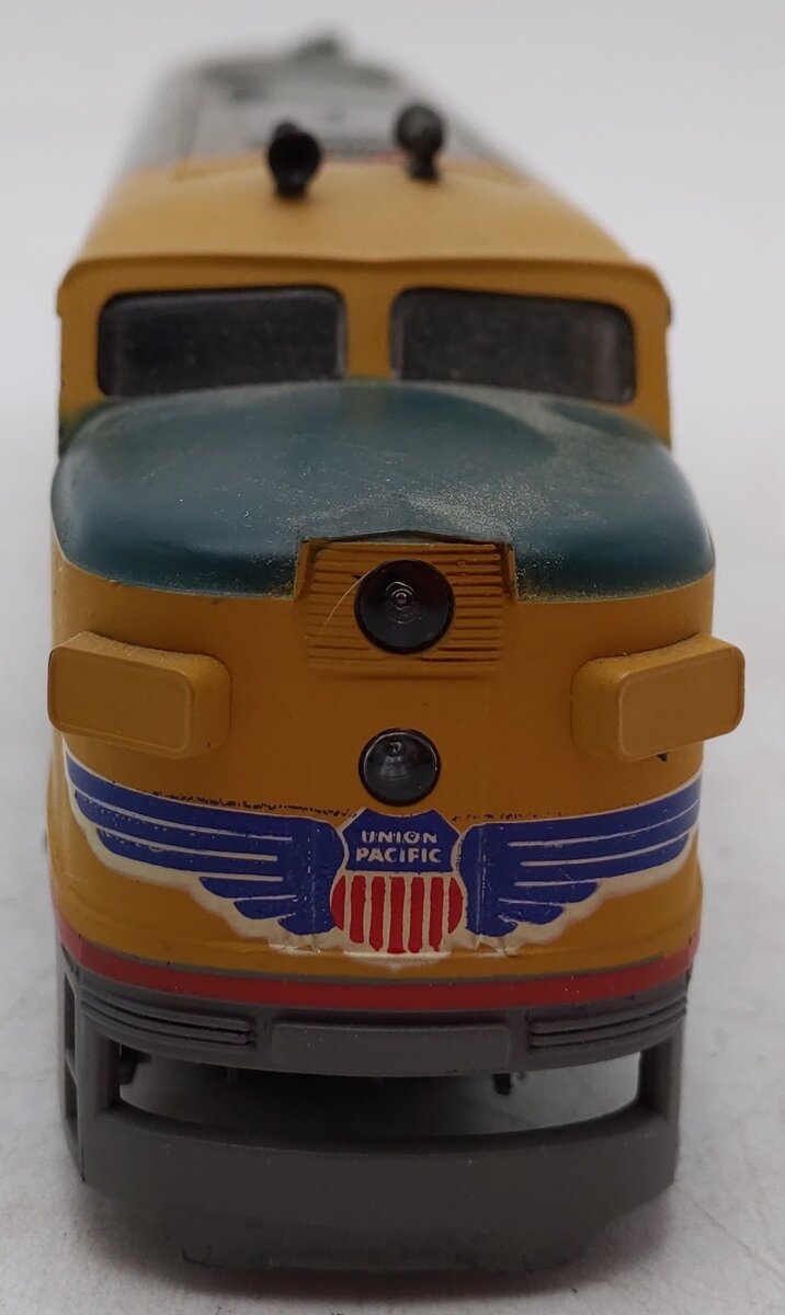 Athearn Union Pacific Powered Diesel Locomotive #605 VG/Box