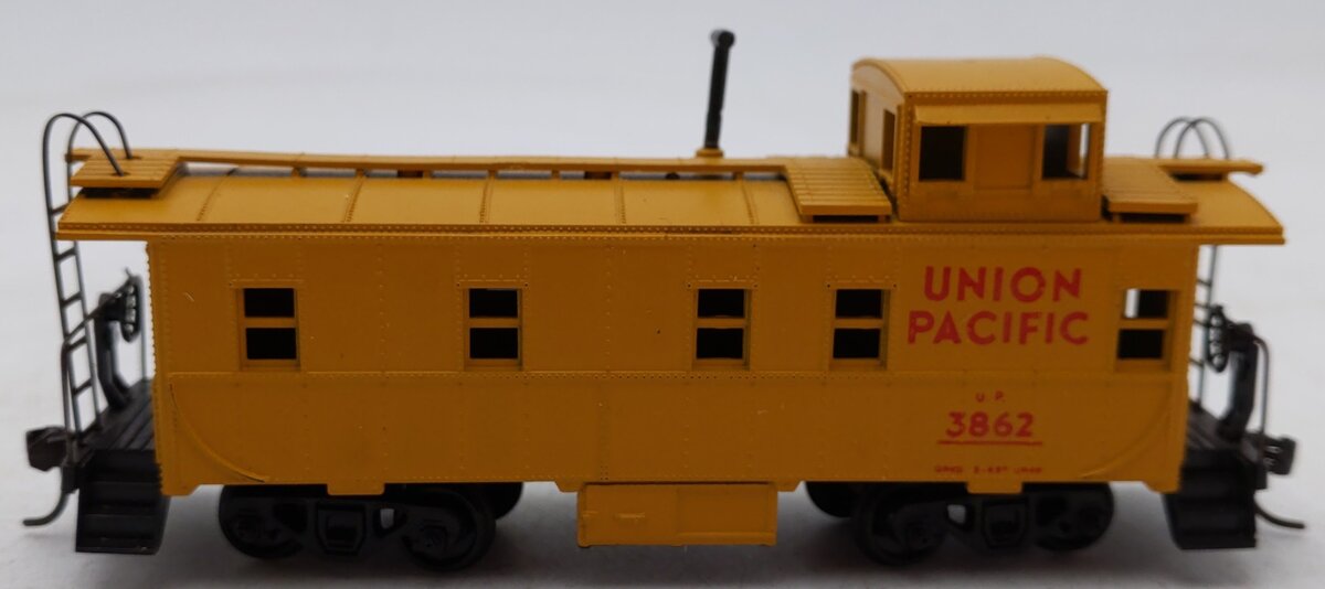 Athearn 1252 HO Scale Union Pacific Caboose Kit - Assembled VG/Box